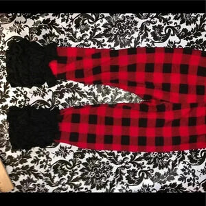PLAID RUFFLE PANTS SIZE 3T JUST IN TIME FOR THE HOLIDAYS